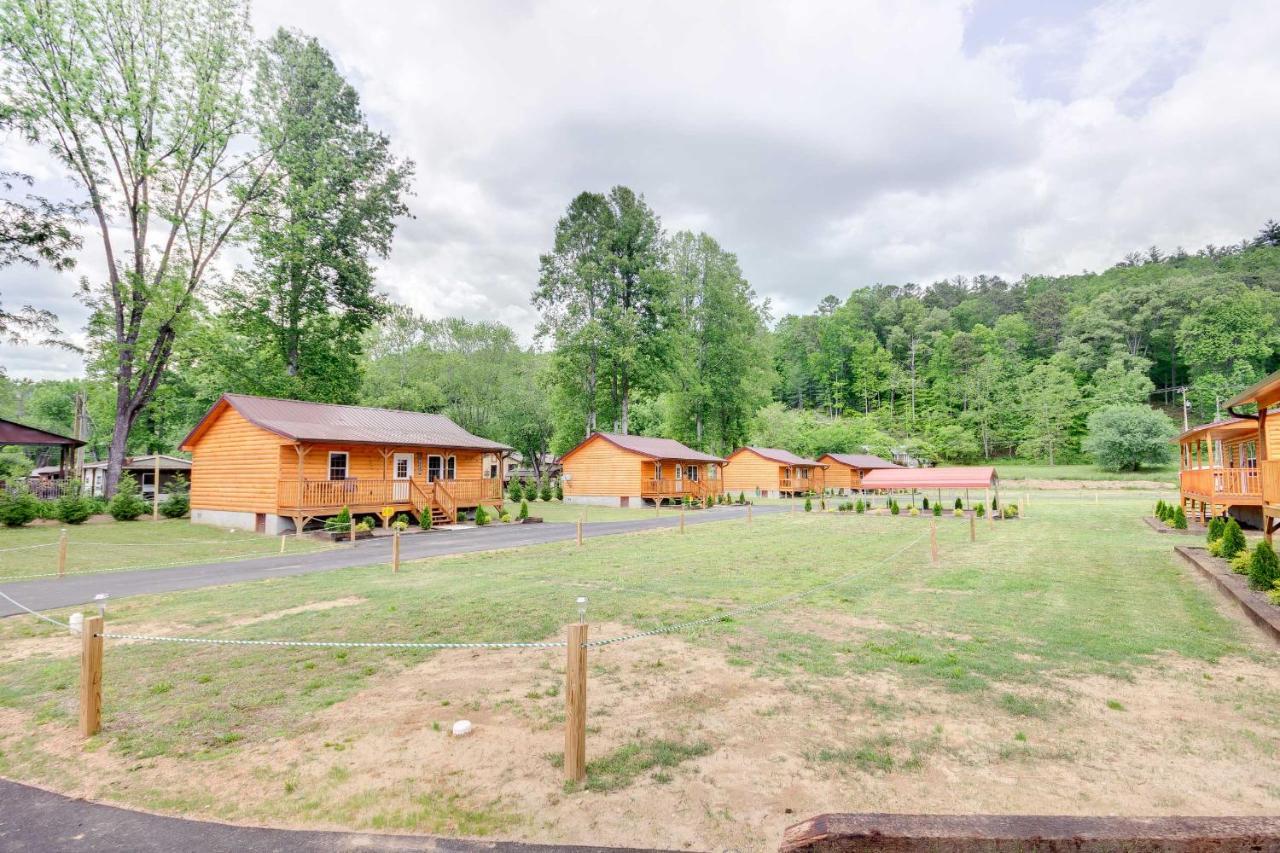 Bears Den Cabin With Porch About 5 Mi To Bryson City! 외부 사진
