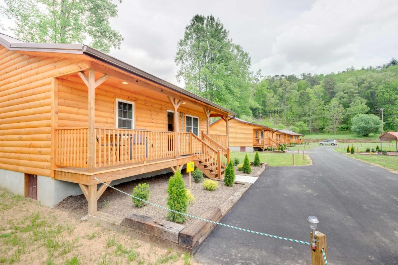 Bears Den Cabin With Porch About 5 Mi To Bryson City! 외부 사진