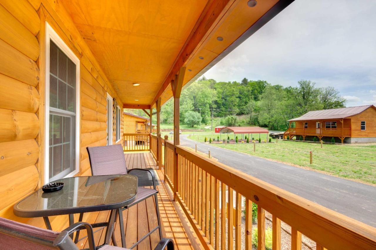 Bears Den Cabin With Porch About 5 Mi To Bryson City! 외부 사진