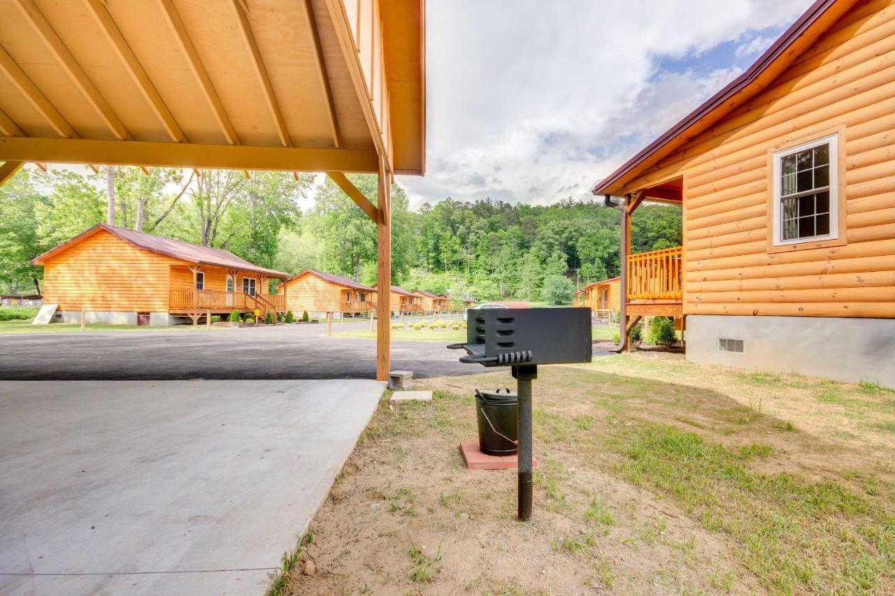 Bears Den Cabin With Porch About 5 Mi To Bryson City! 외부 사진